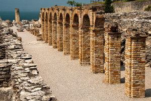 Lake_Garda_Grotte_di_Catullo_1