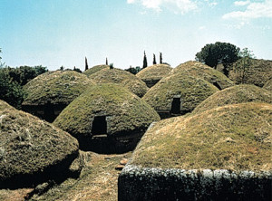 tombe etrusche a Cerveteri ( struttura esterna)