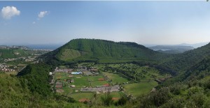 Monte Gauro (immagine dall'alto). Mausoleo di Quarto