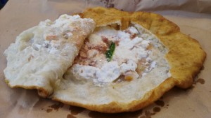 La pizza fritta completa de "La Masardona"