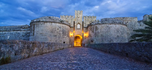 Rodi (ingresso tra le mura della città vecchia)