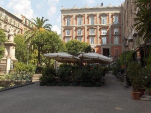 Piazza Bellini, mura greche di napoli