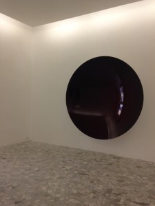 Anish Kapoor a Napoli: la coesistenza degli opposti