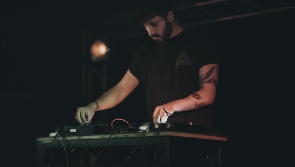 Haxan Cloak