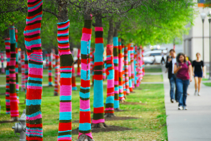 Yarn Bombing: il Vomero a colori