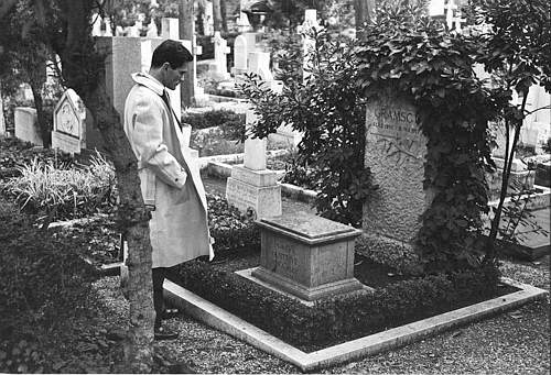 le ceneri di Gramsci Pasolini