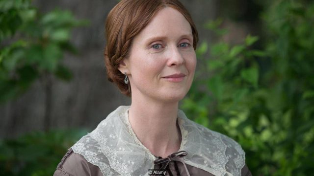 A Quiet Passion is an upcoming British-American biographical film directed and written by Terence Davies. The film stars Cynthia Nixon as a reclusive American poet Emily Dickinson. This photograph is for editorial use only and is the copyright of the fi Emily Dickinson poesie