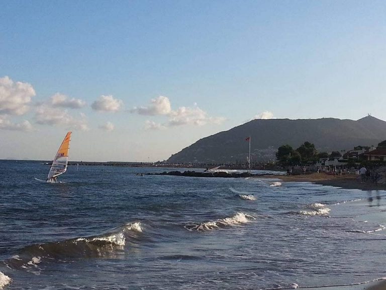 Lungomare e promontorio