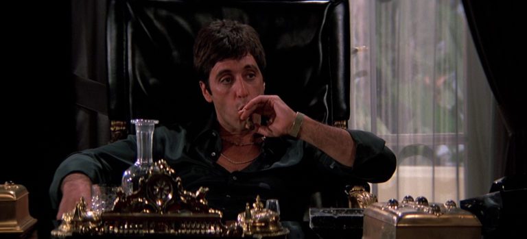 Scarface: l’elegante volgaritÃ  della criminalitÃ 