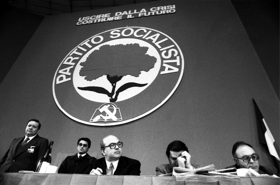 Bettino Craxi durante il Congresso di Torino. 