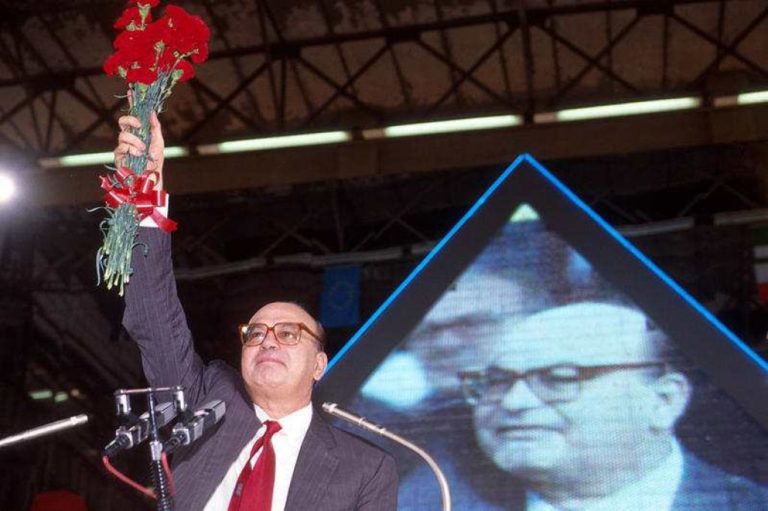 Bettino Craxi: dal governo socialista degli anni ’80 al crollo